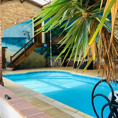 D'hotes Au Clos Georges Bed & Breakfast 3*