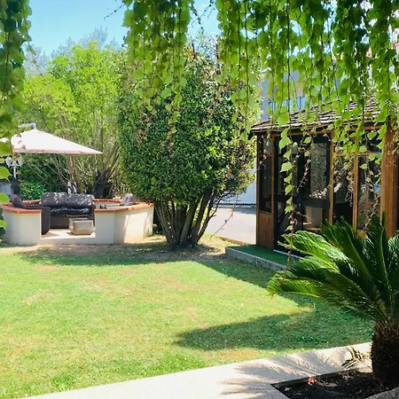 D'hotes Au Clos Georges Bed & Breakfast Saint-Jory